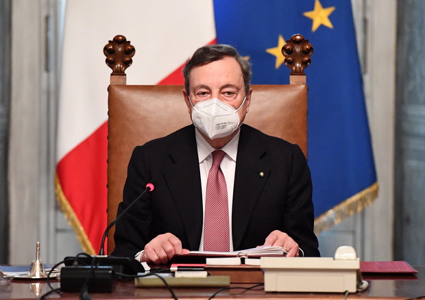 Il Presidente Draghi firma il nuovo Dpcm: restrizioni prorogate fino al 6 aprile, consentito l’asporto di bevande da enoteche e vinerie fino alle 22